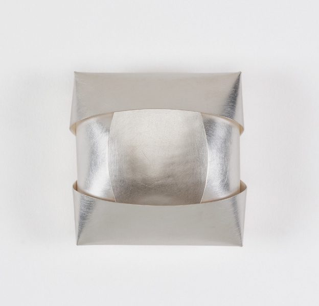 Ranunkel, 2020, Titan, Gold, 220 x 180 x 10 mm